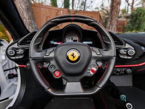 Used 2020 Ferrari 488 Pista Spider image 17