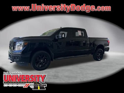 Used 2018 Nissan Titan SV w/ SV Convenience Package AWD/4WD image 1