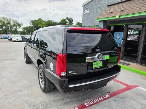 Used 2010 Cadillac Escalade ESV Platinum RWD image 10