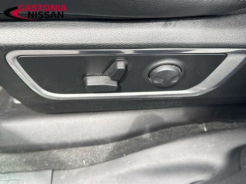 Used 2023 RAM 1500 Laramie AWD/4WD image 26