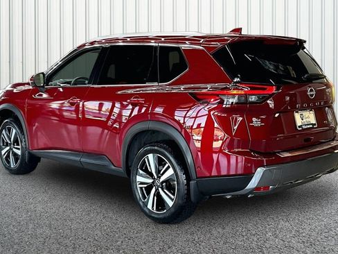 Used 2024 Nissan Rogue SL AWD/4WD image 4