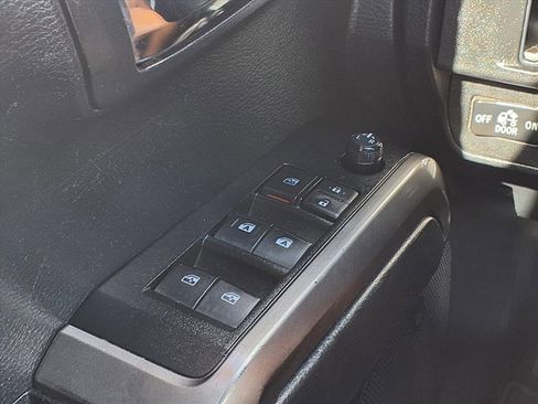 Used 2019 Toyota Tacoma Limited image 37