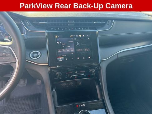 Used 2023 Jeep Grand Cherokee Laredo image 21