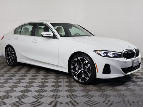 Used 2025 BMW 330i Sedan w/ Premium Package image 3
