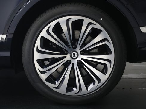 New 2026 Bentley Bentayga AWD/4WD image 10