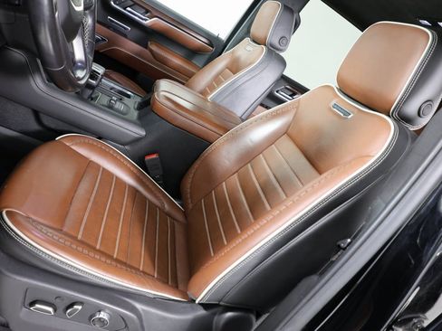 Used 2024 GMC Sierra 1500 Denali Ultimate image 10