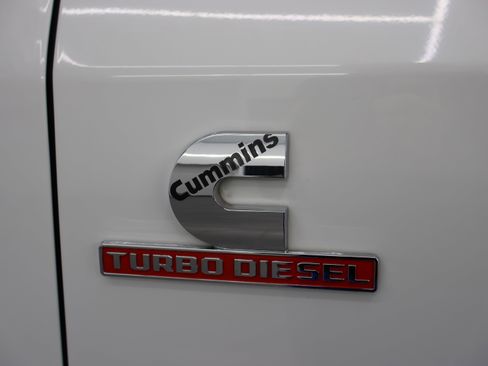 Used 2024 RAM 3500 Big Horn w/ Sport Appearance Package image 25