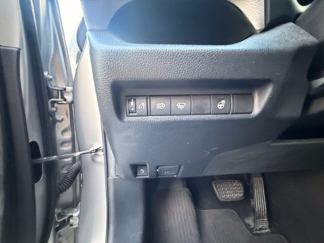 Used 2021 Toyota RAV4 XLE w/ XLE Grade Weather Package AWD/4WD image 14