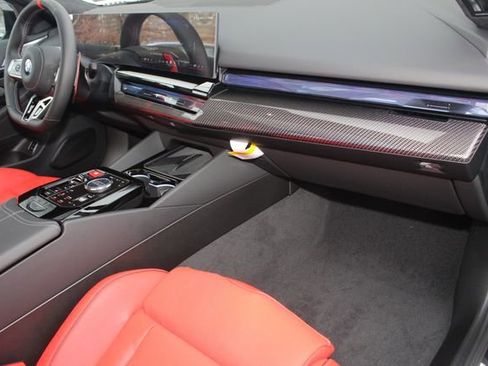 New 2026 BMW M5 w/ Executive Package image 24