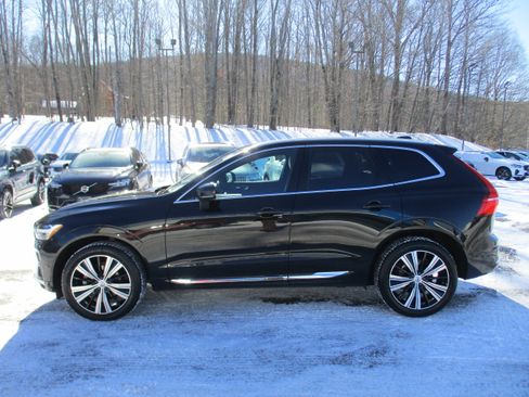 Certified 2023 Volvo XC60 B5 Plus image 8