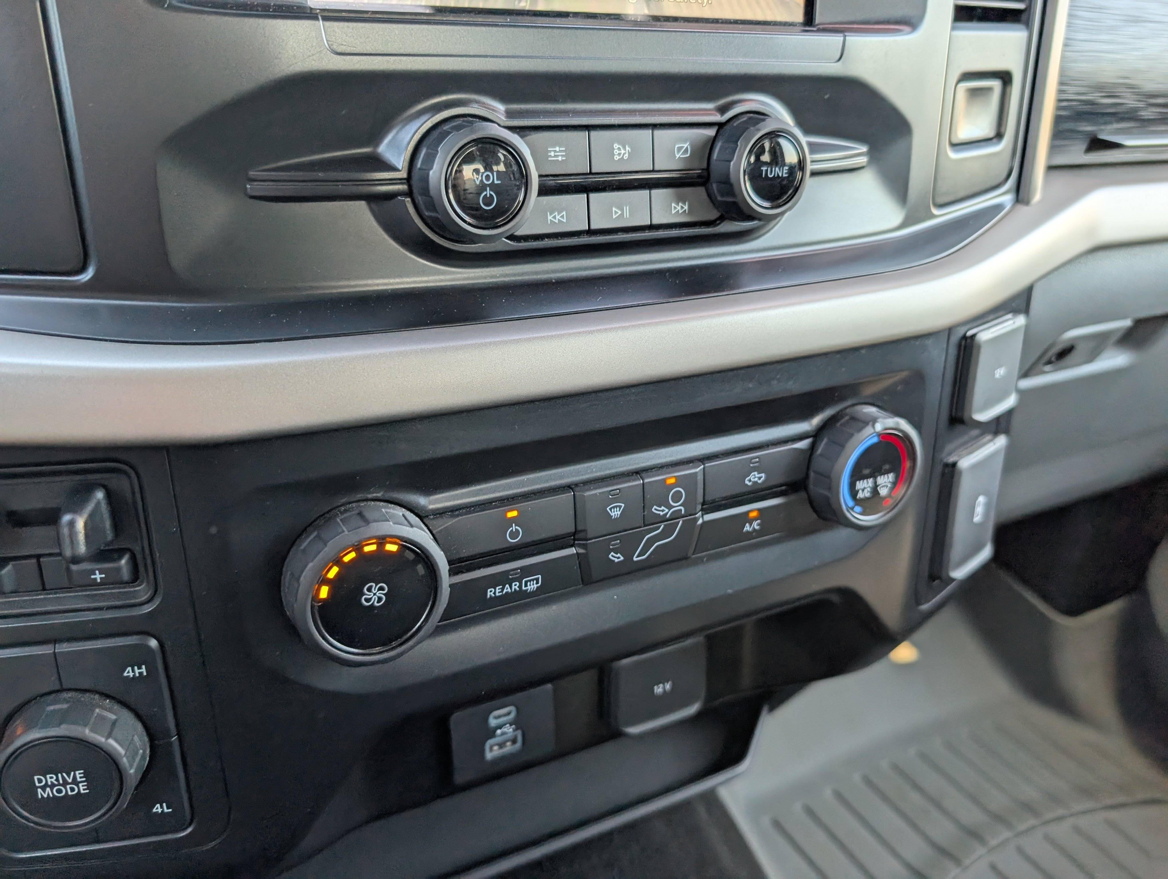 Used 2021 Ford F150 XLT AWD/4WD image 16