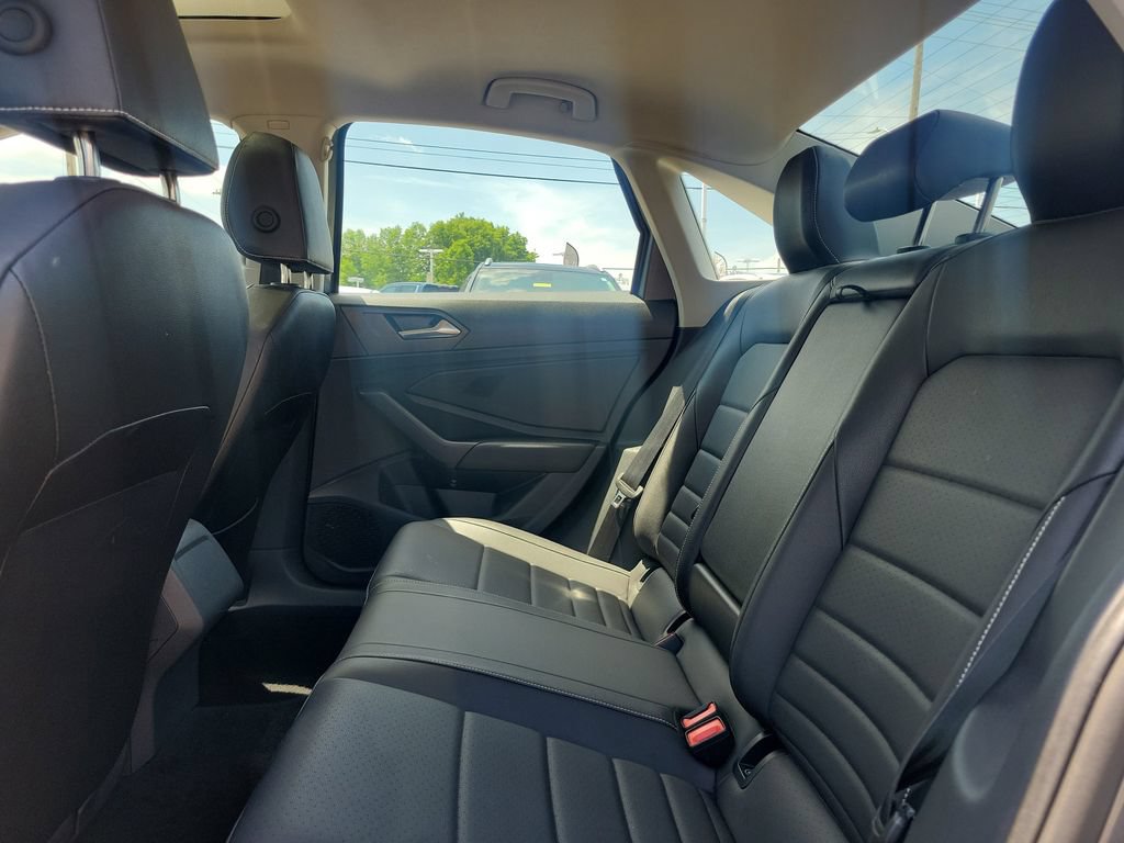 Used 2024 Volkswagen Jetta SE FWD image 12