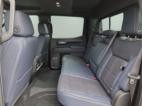 Used 2025 Chevrolet Silverado 1500 High Country image 10