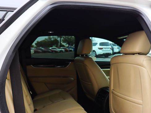 Used 2019 Cadillac XT5 FWD image 29