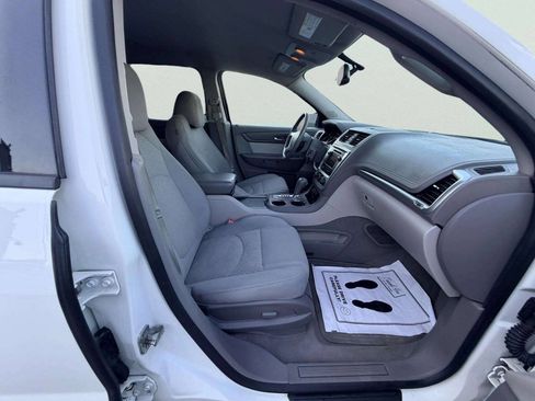 Used 2015 GMC Acadia SLE FWD image 36