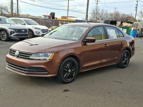 Used 2017 Volkswagen Jetta S w/ Jetta S Cold Weather Package image 3