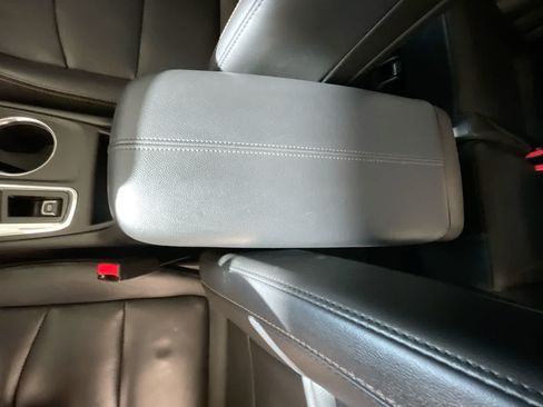 Used 2018 Chevrolet Equinox Premier AWD/4WD image 21