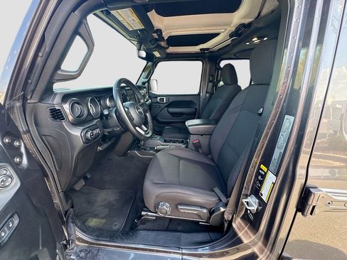 Used 2022 Jeep Gladiator Sport image 26