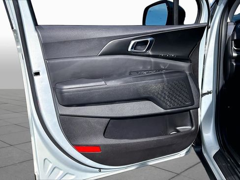 Certified 2025 Kia Carnival SX Prestige FWD image 22