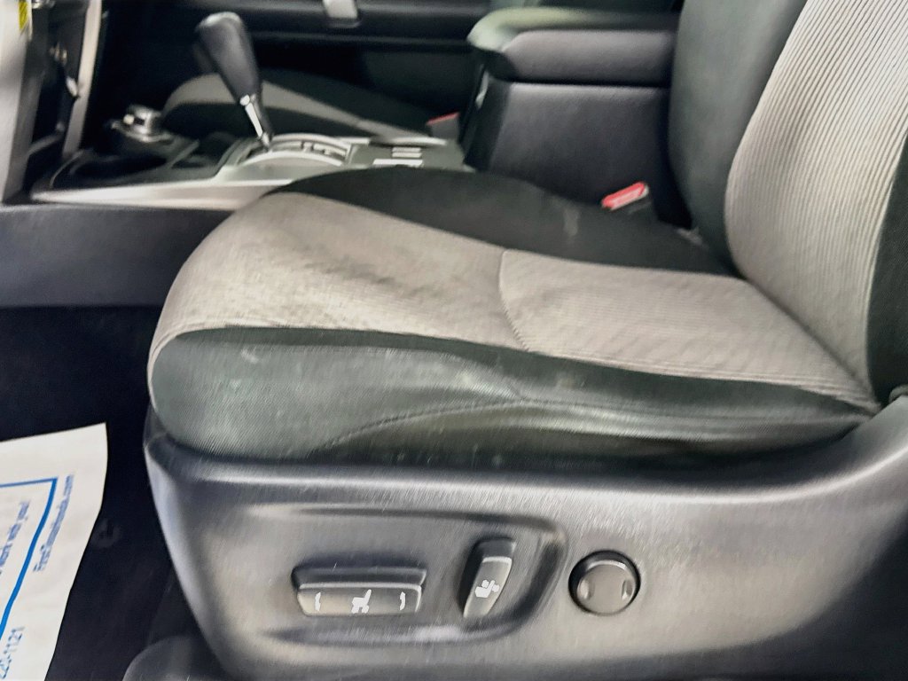 Used 2018 Toyota 4Runner SR5 AWD/4WD image 21