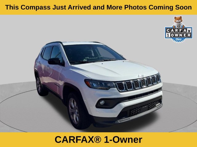 Used 2024 Jeep Compass Latitude AWD/4WD image 2
