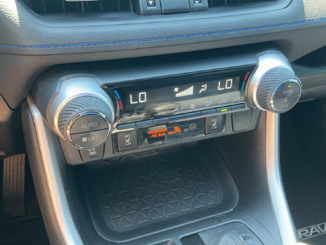 Used 2020 Toyota RAV4 XSE AWD/4WD image 11