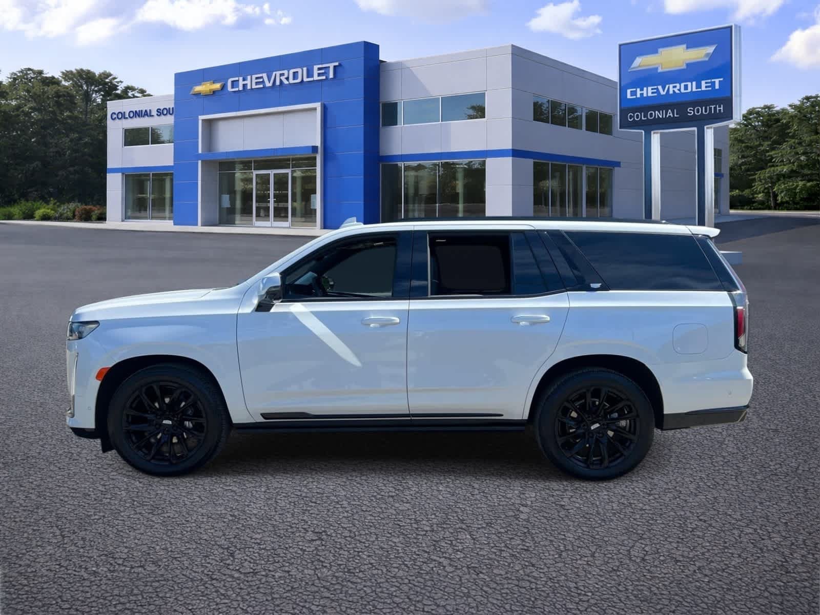 Certified 2024 Cadillac Escalade Sport Platinum w/ LPO, ONYX Package AWD/4WD image 3