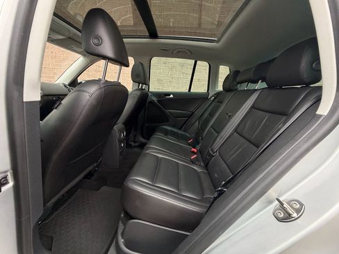 Used 2017 Volkswagen Tiguan Sport image 16