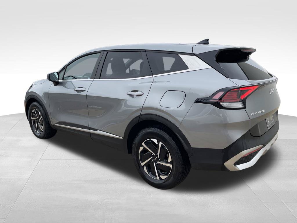 Used 2023 Kia Sportage LX AWD/4WD image 7