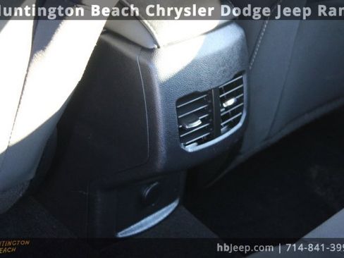 Used 2020 Ford Fusion SE image 37