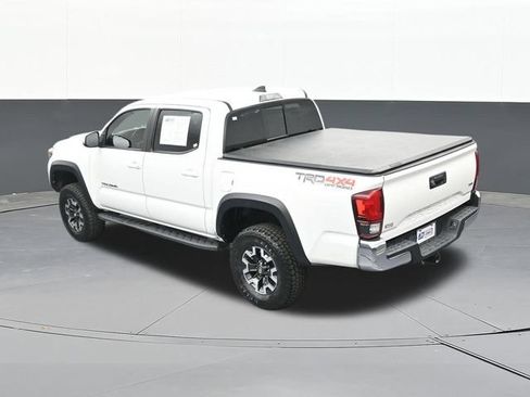 Used 2018 Toyota Tacoma TRD Off-Road AWD/4WD image 60