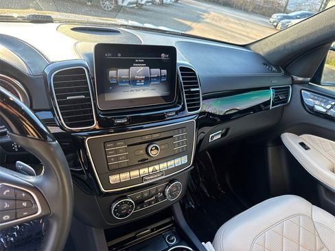 Used 2019 Mercedes-Benz GLS 550 4MATIC image 28