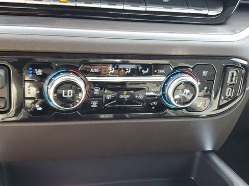 New 2026 GMC Sierra 1500 SLT image 26