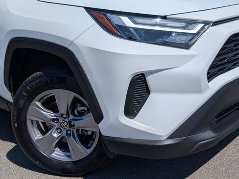 Used 2025 Toyota RAV4 XLE AWD/4WD image 10