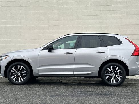 Used 2024 Volvo XC60 B5 Core image 7