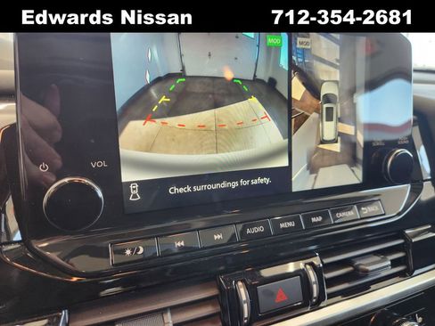 Used 2025 Nissan Pathfinder SL w/ SL Premium Package image 35