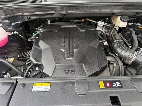 Used 2025 Kia Carnival EX image 36