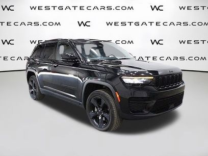 Used 2023 Jeep Grand Cherokee Altitude
