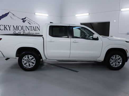 Used 2024 Nissan Frontier SV w/ SV Convenience Package image 8