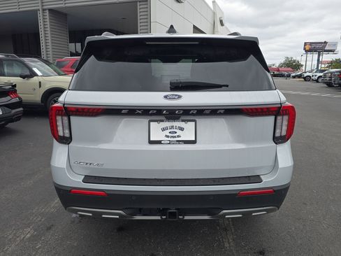 New 2026 Ford Explorer Active w/ Active Comfort Package RWD image 5