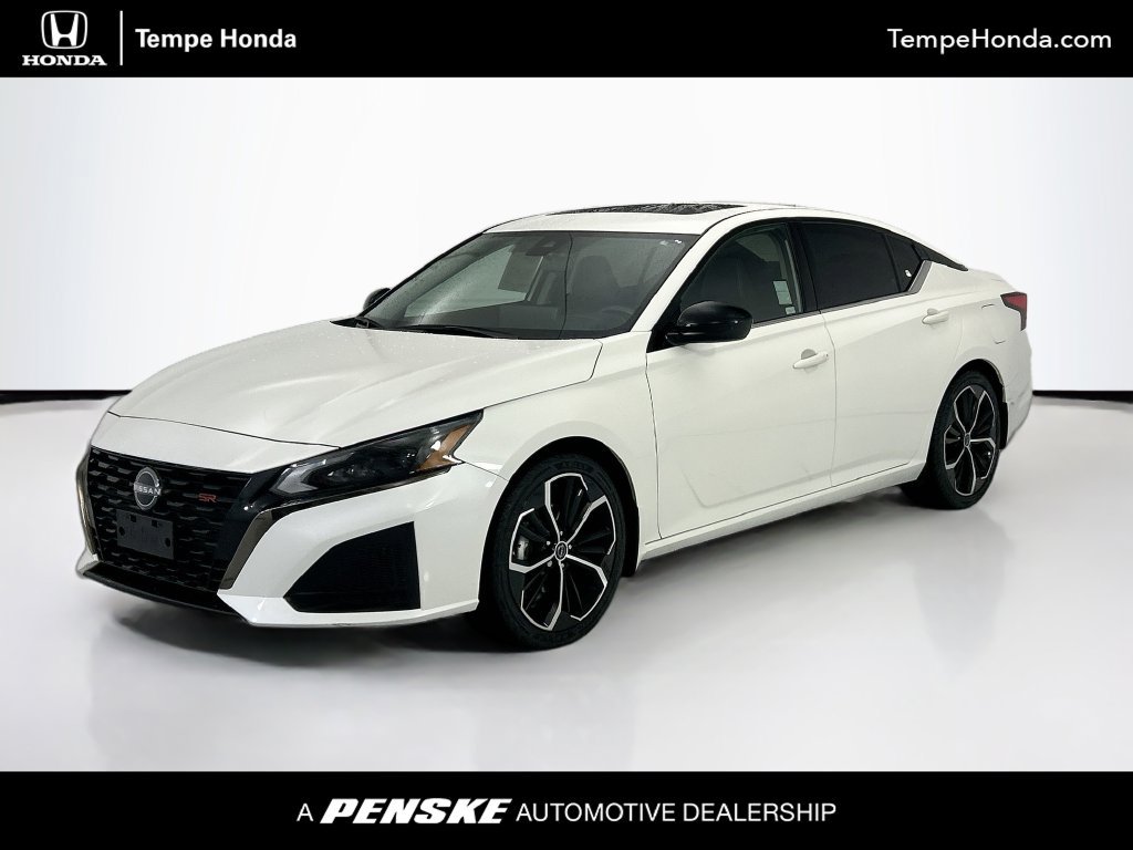 Used 2023 Nissan Altima 2.5 SR w/ SR Premium Package FWD image 1