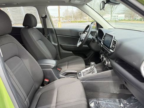 Used 2024 Hyundai Venue SEL image 33