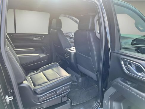 Used 2022 Chevrolet Suburban Z71 w/ Luxury Package AWD/4WD image 16