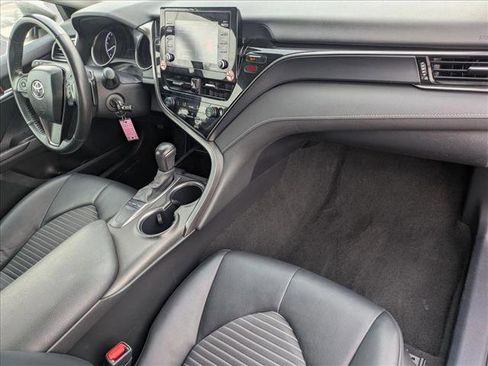 Used 2024 Toyota Camry SE image 21