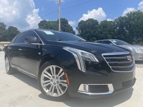 Used 2018 Cadillac XTS Luxury FWD image 3