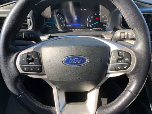 Certified 2022 Ford Explorer XLT w/ Equipment Group 202A image 15