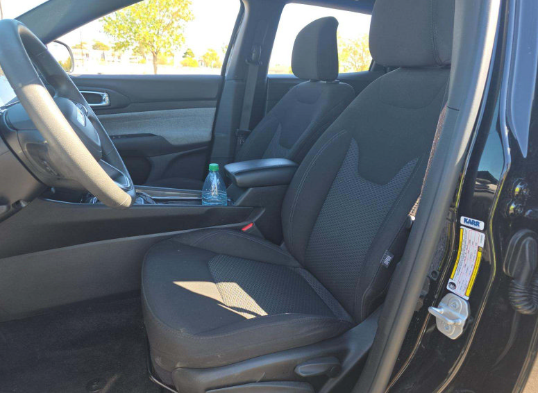 Used 2025 Jeep Compass Sport AWD/4WD image 6