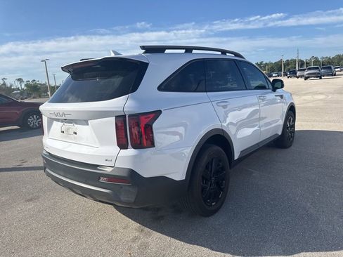 Certified 2023 Kia Sorento S w/ Panoramic Sunroof Package image 3