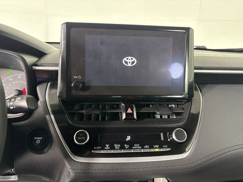 Used 2024 Toyota Corolla Cross AWD Hybrid w/ Moonroof Package image 16