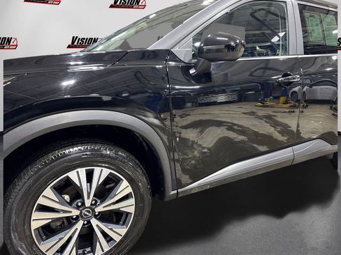 Used 2023 Nissan Rogue SV image 12